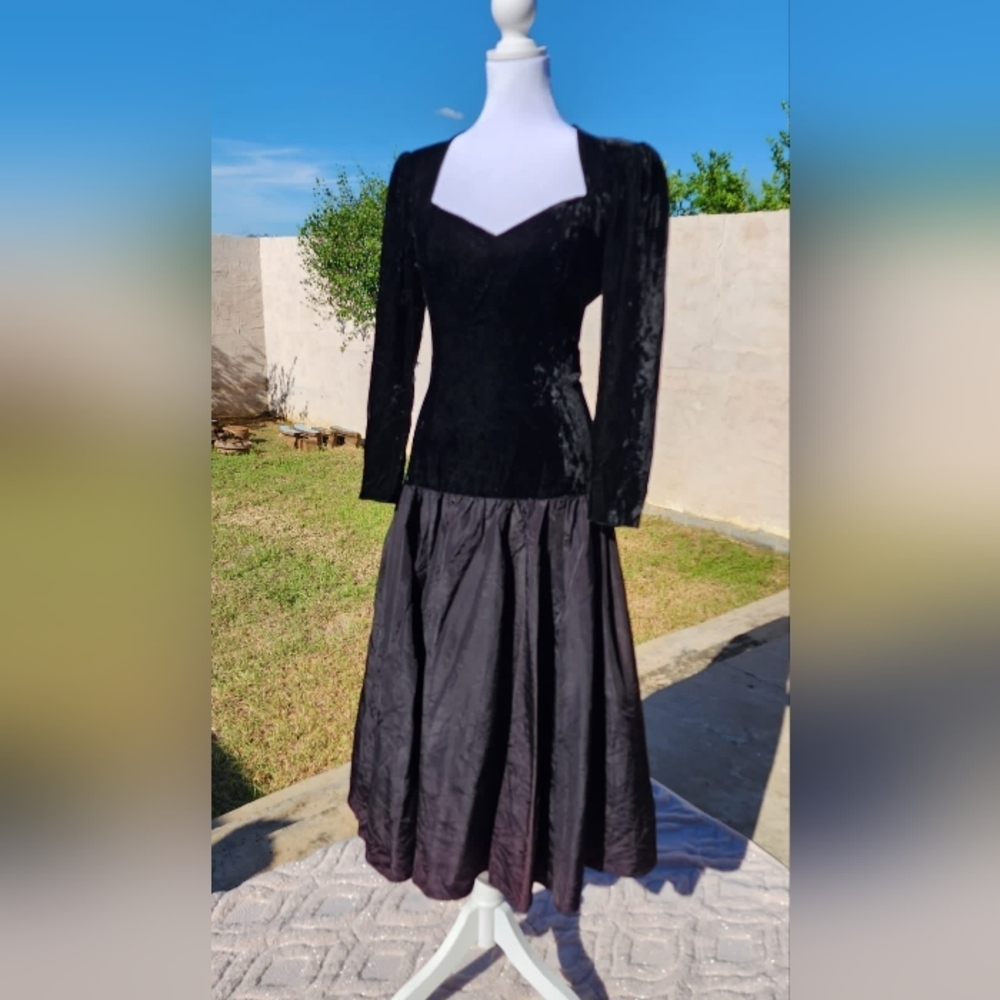 Gunne Sax Vintage Fit and Flare Black Open-back Dress